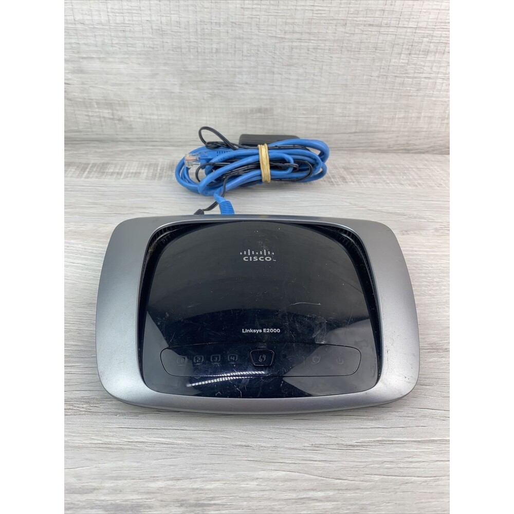 Cisco Linksys E2000 Black 4-Ethernet Ports Dual-Band Advanced Wireless-N Router